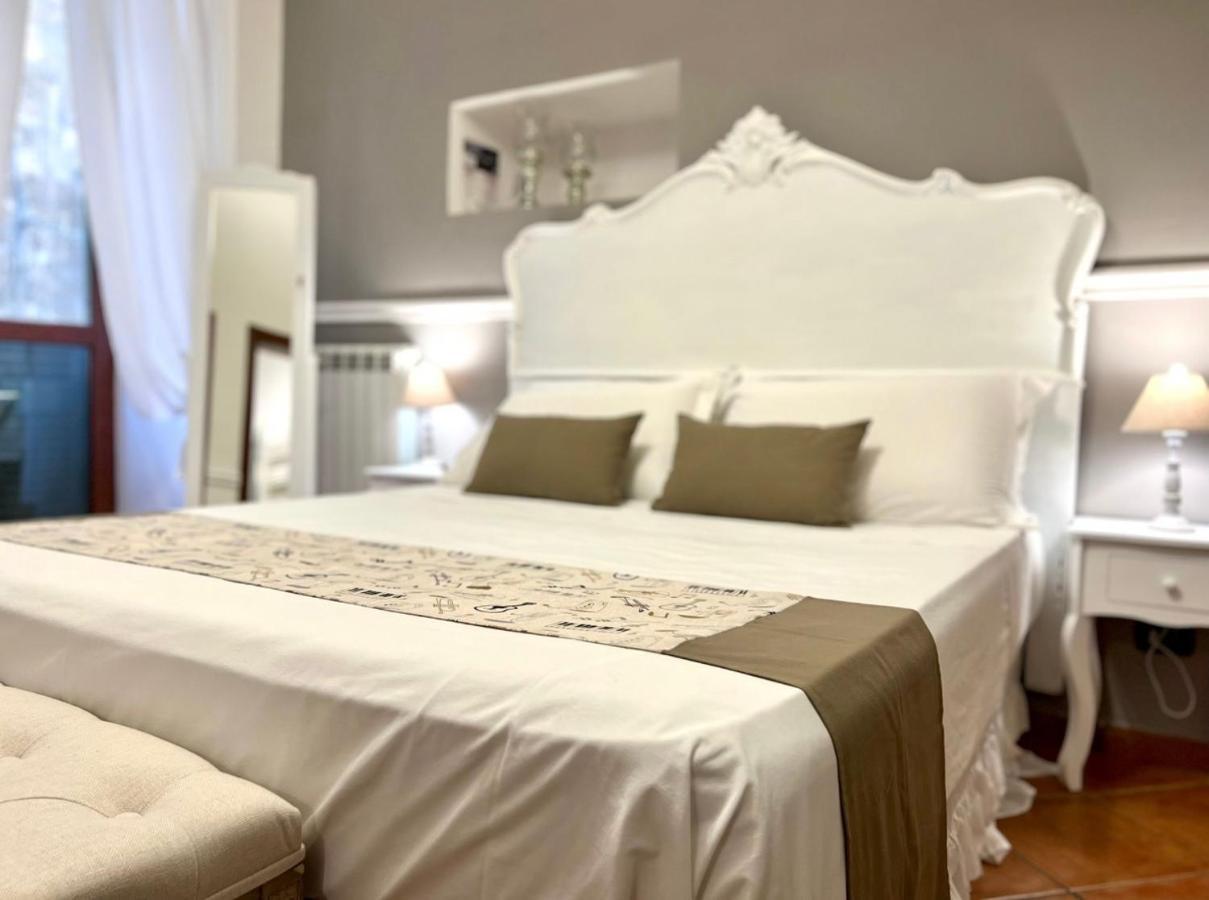 Bed and Breakfast Miluar - Centro Storico - Lungo La Via Della Musica Неаполь Экстерьер фото